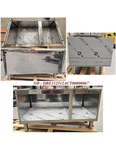 Soubassement ouvert, sur pieds inox réglables